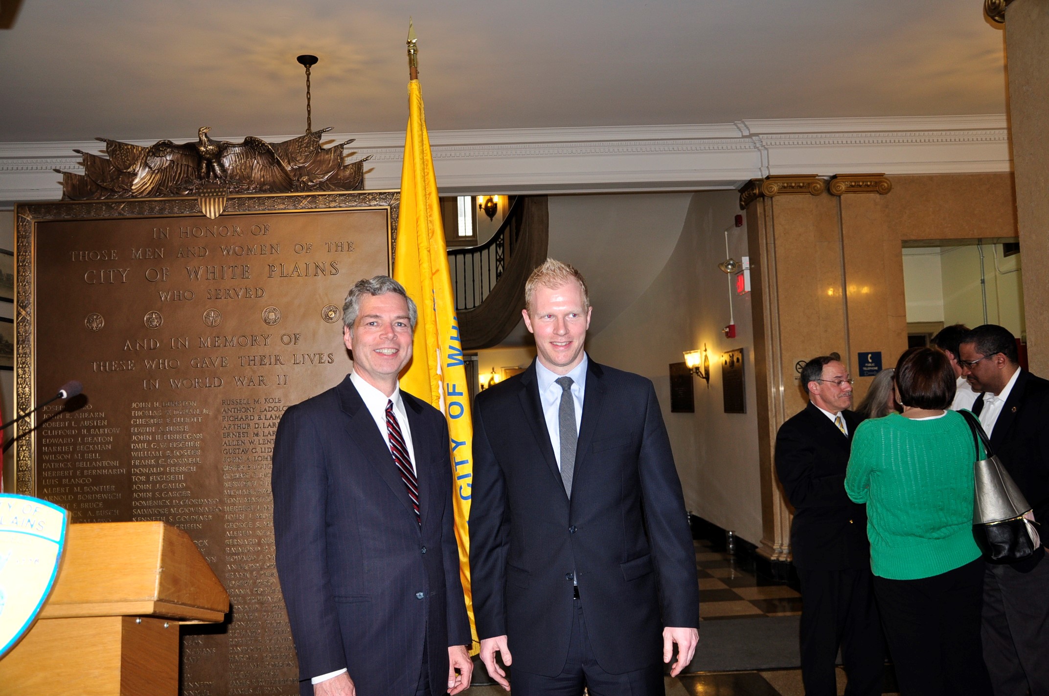 2014 Earth Day mayor roach and guest speaker 044